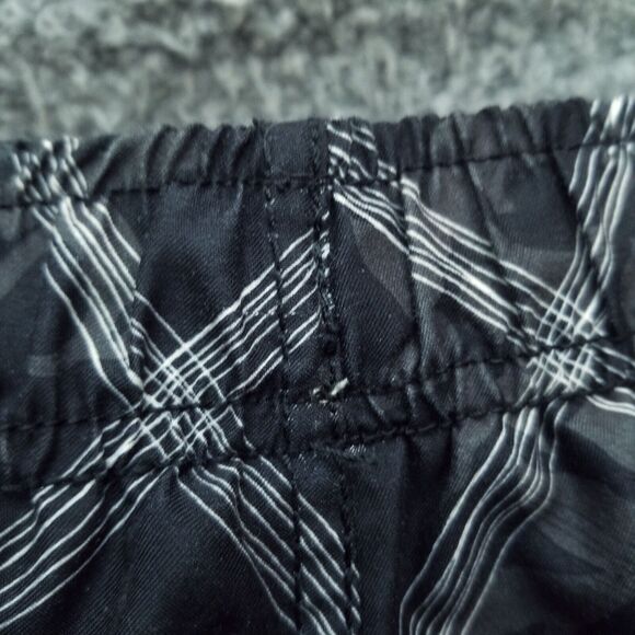 Rawlings Men's L Floral Black Trunks Swimwear 100% Polyester 35" 6" 13.5" - Picture 10 of 11